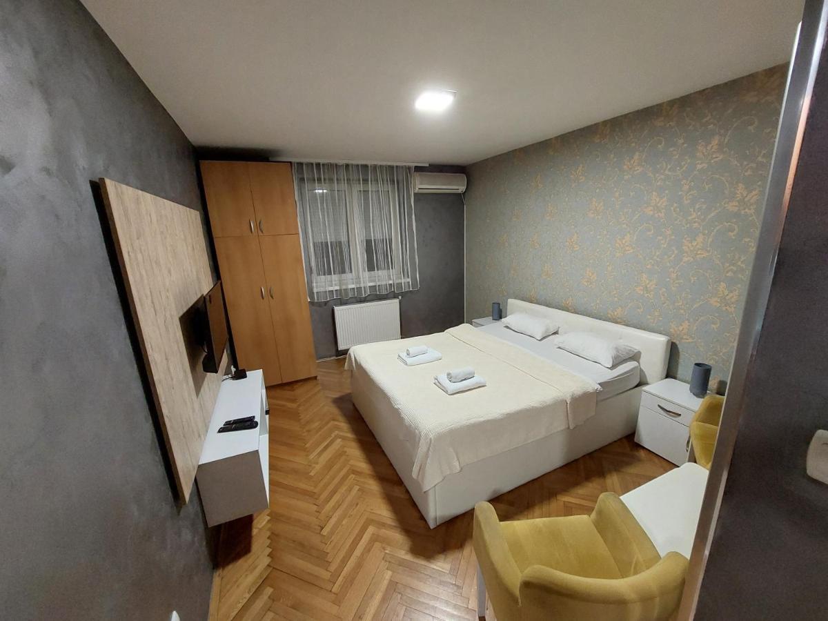 Apartmani Jasmin โนวีซาด ภายนอก รูปภาพ