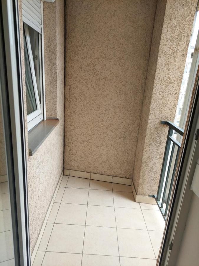 Apartmani Jasmin โนวีซาด ภายนอก รูปภาพ