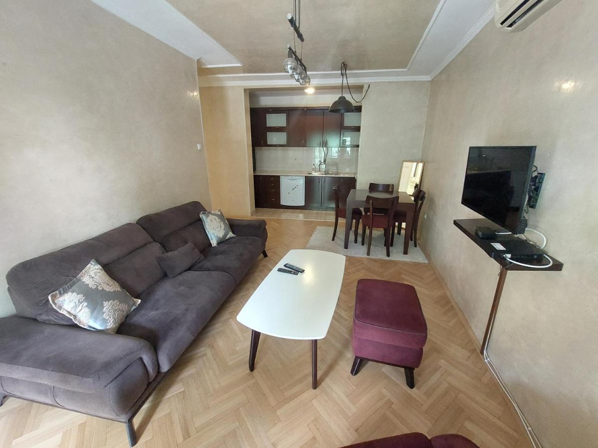Apartmani Jasmin โนวีซาด ภายนอก รูปภาพ