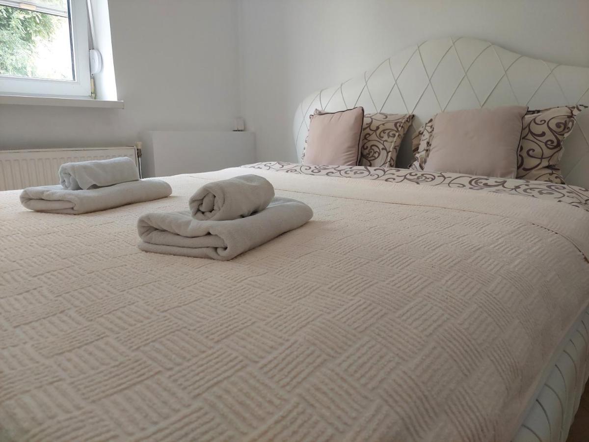Apartmani Jasmin โนวีซาด ภายนอก รูปภาพ