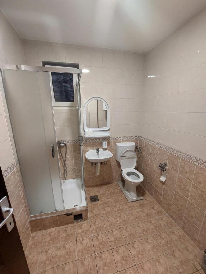 Apartmani Jasmin โนวีซาด ภายนอก รูปภาพ