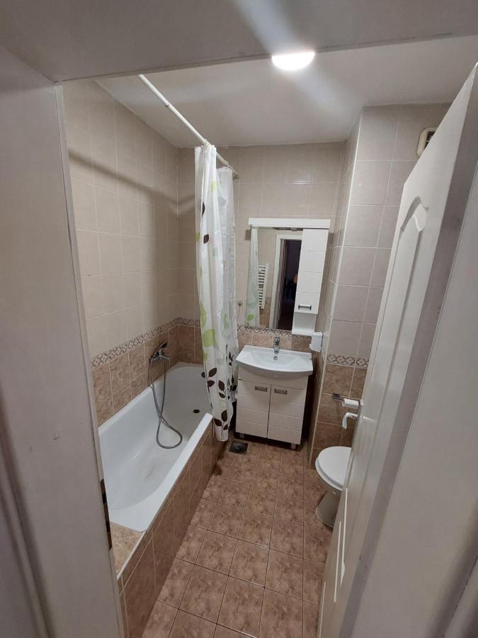 Apartmani Jasmin โนวีซาด ภายนอก รูปภาพ