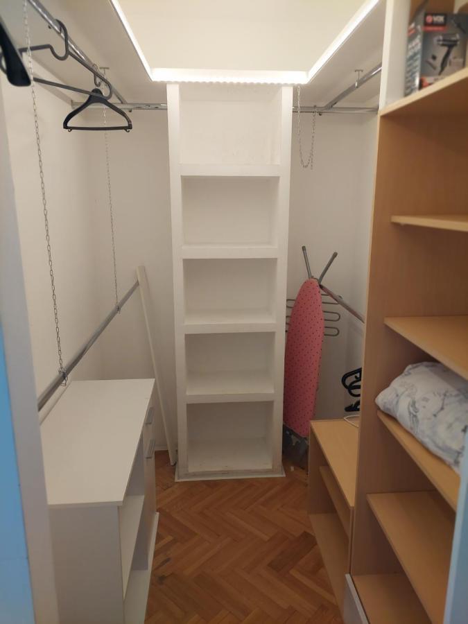 Apartmani Jasmin โนวีซาด ภายนอก รูปภาพ