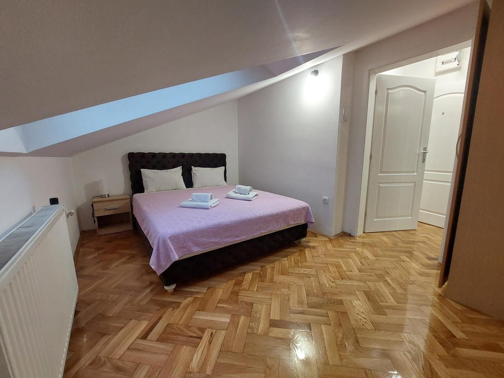 Apartmani Jasmin โนวีซาด ภายนอก รูปภาพ