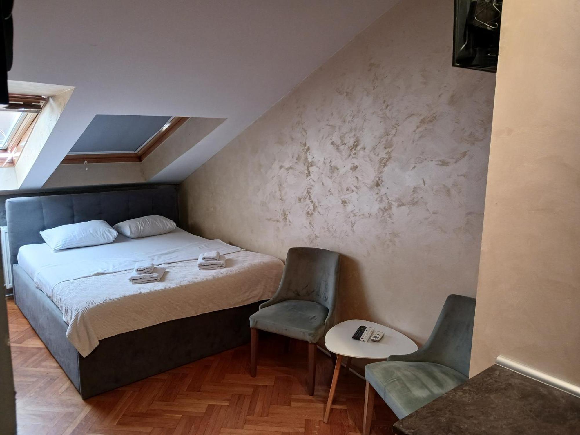 Apartmani Jasmin โนวีซาด ภายนอก รูปภาพ