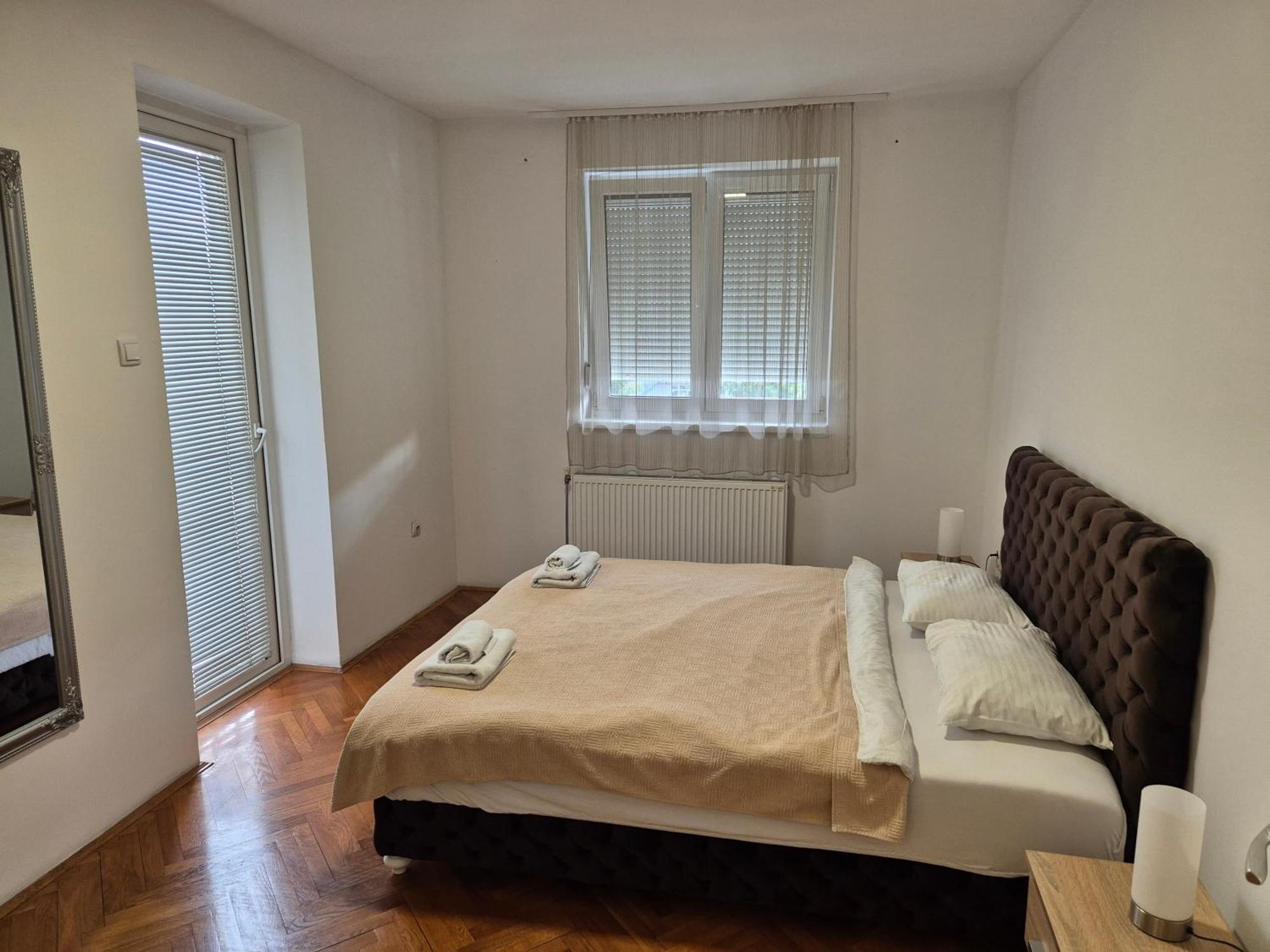 Apartmani Jasmin โนวีซาด ภายนอก รูปภาพ