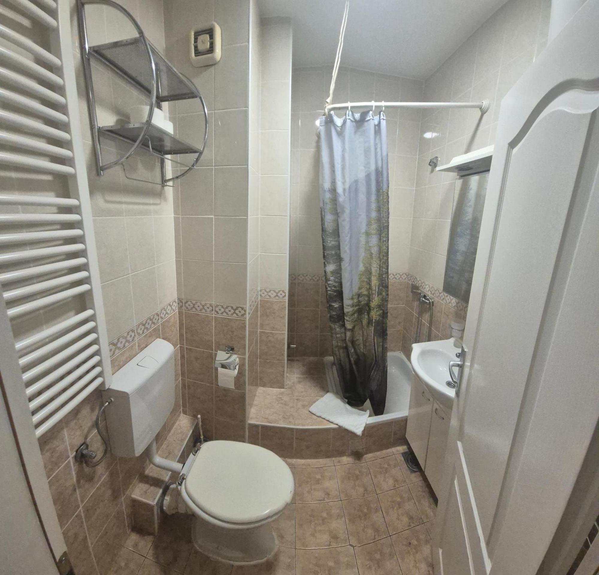 Apartmani Jasmin โนวีซาด ภายนอก รูปภาพ
