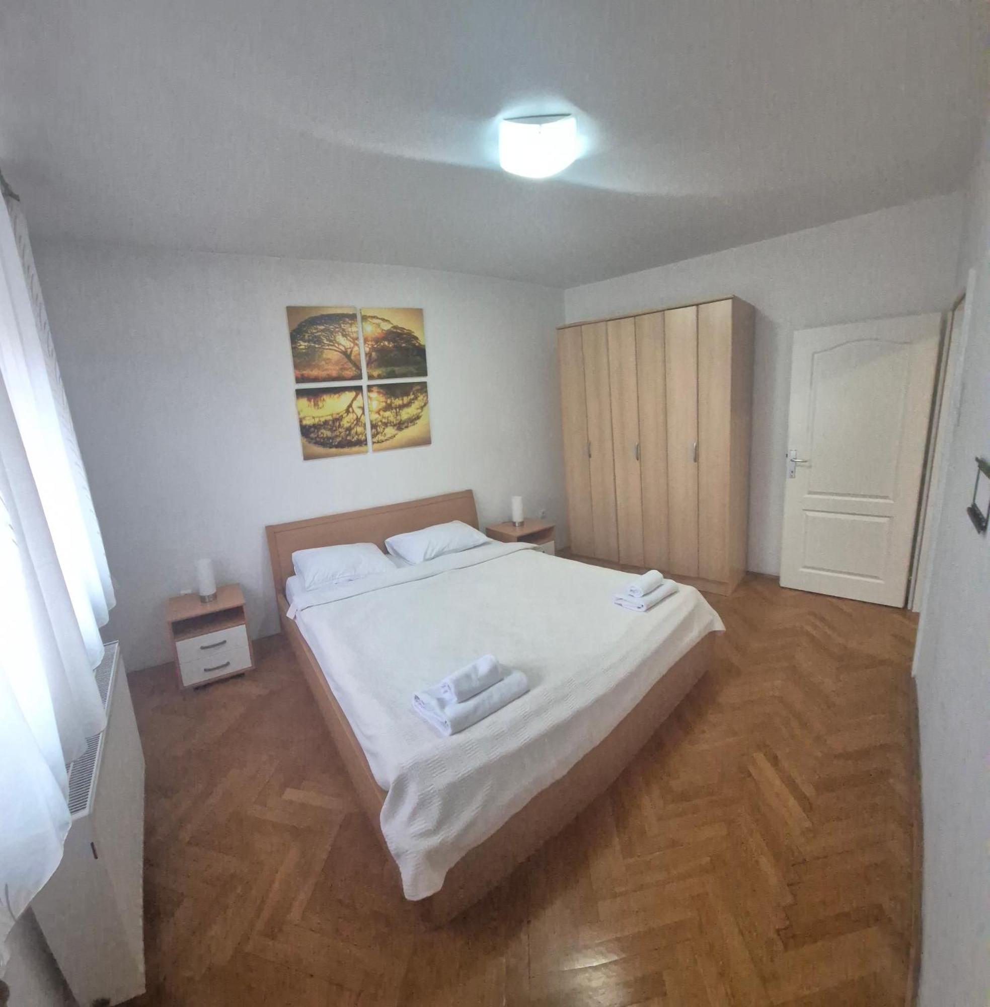 Apartmani Jasmin โนวีซาด ภายนอก รูปภาพ