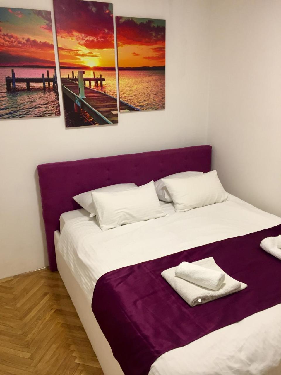 Apartmani Jasmin โนวีซาด ภายนอก รูปภาพ