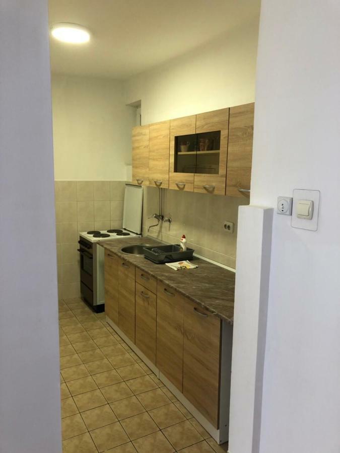 Apartmani Jasmin โนวีซาด ภายนอก รูปภาพ