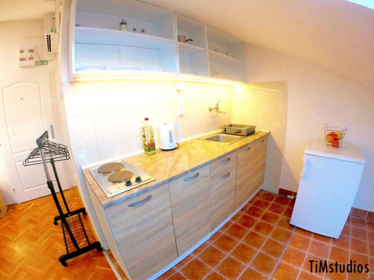 Apartmani Jasmin โนวีซาด ภายนอก รูปภาพ