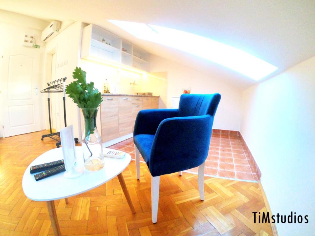 Apartmani Jasmin โนวีซาด ภายนอก รูปภาพ